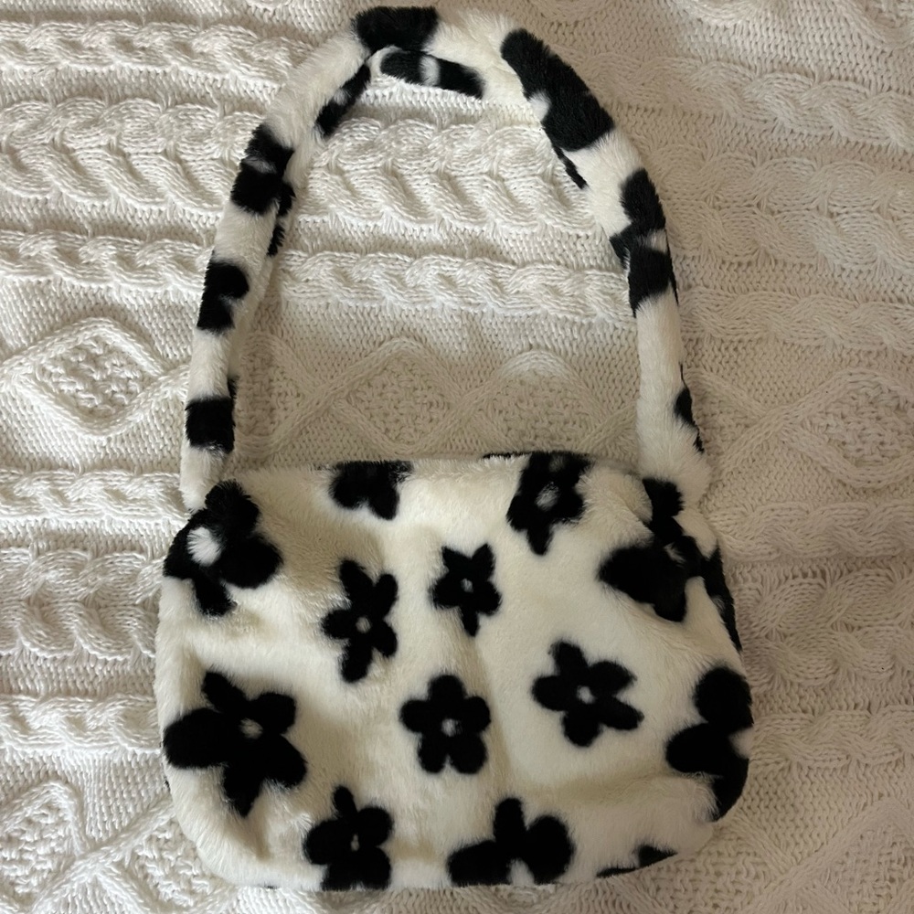 Black and White Flower Fluffy Shoulder Bag